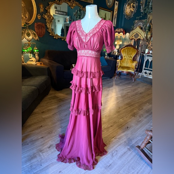 Dollskill Widow WINE PERPETUAL NIGHT MAXI DRESS- XS - Picture 9 of 9